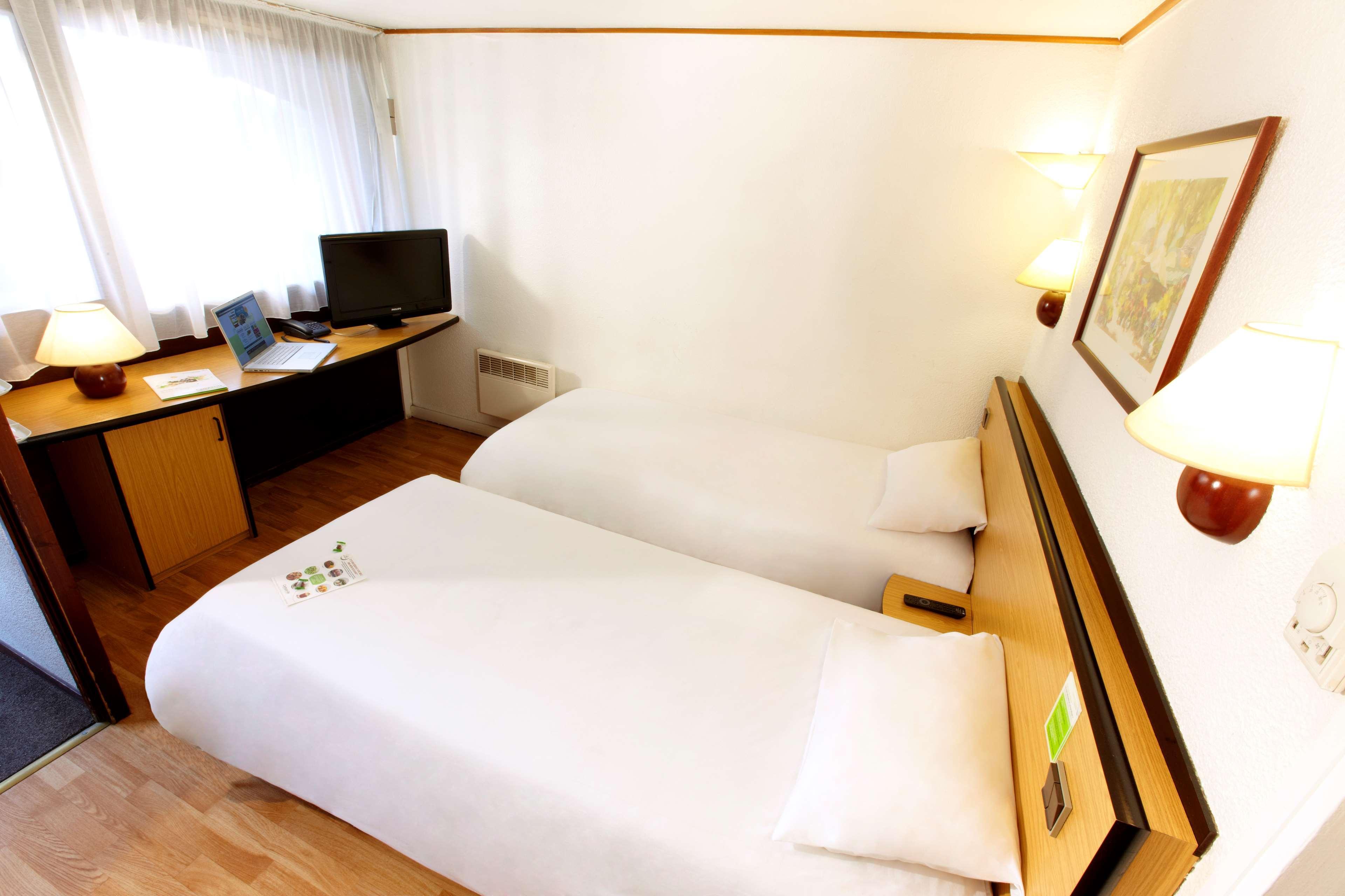 แคมปานีล ดักซ์ เซนต์ พอล เล ดักซ์ Hotel แซ็ง-โปล-เล-ดักซ์ ภายนอก รูปภาพ